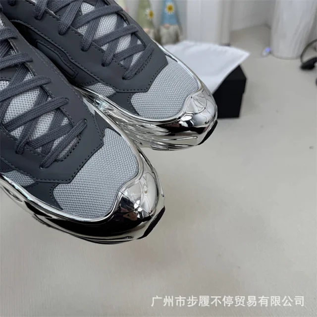 Raf Simons Sneakers Low-Top with Metallic Sculpted Sole product detail image 33