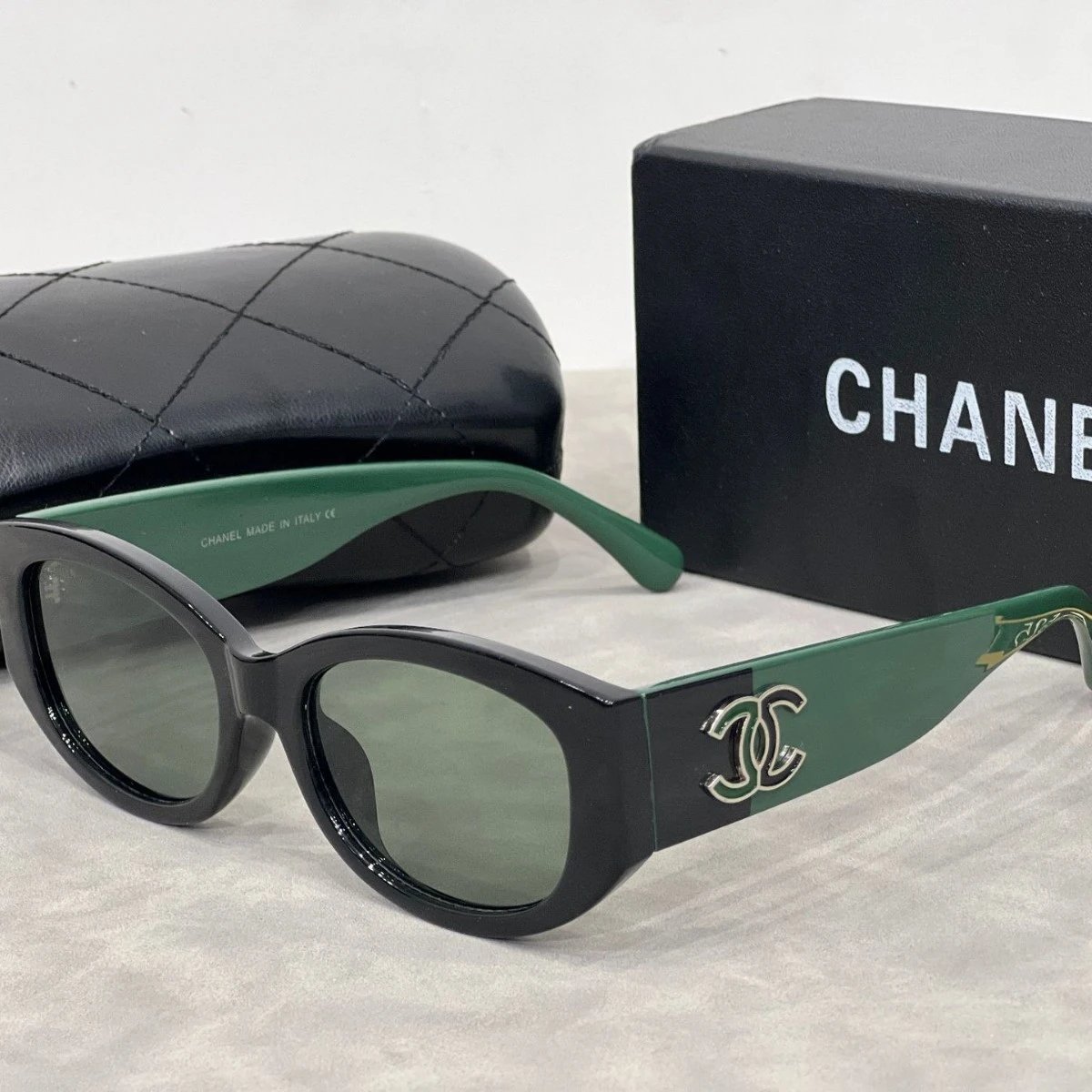 Chanel爆款夏天百搭时尚精致字母墨镜 4