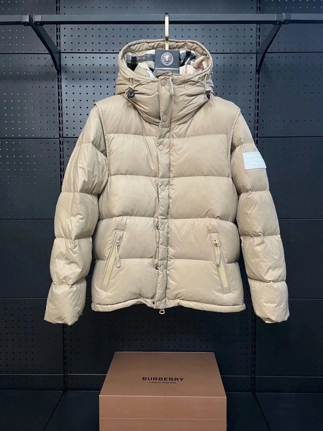 BUERRY巴宝莉冬季新款可拆式衣袖连帽羽绒服外套 7