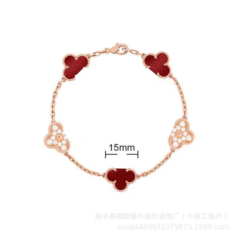 Unbranded Jewelry Five-Flower Clover Bracelet — red chalcedony between diamond rose gold