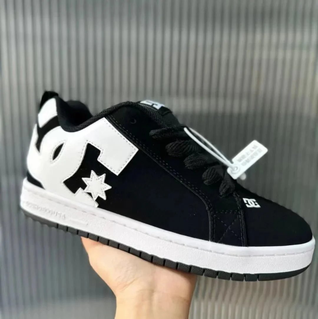 DC Shoes Sneakers Court Graffik low-top — Black and white