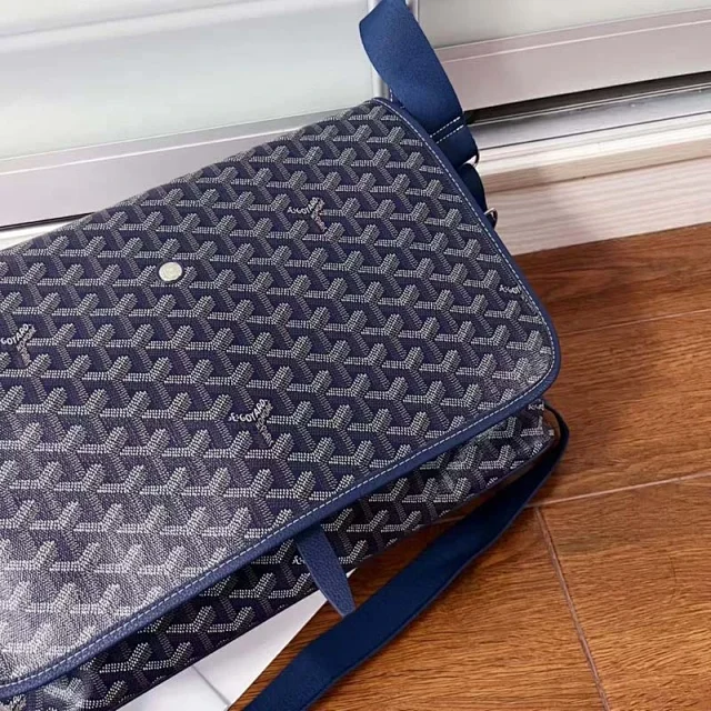 Goyard Shoulder Bags Flap Messenger Bag product detail image 5