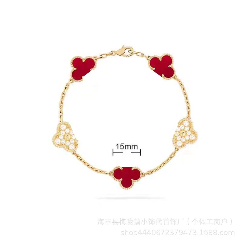 Unbranded Jewelry Five-Flower Clover Bracelet — red chalcedony between diamond gold