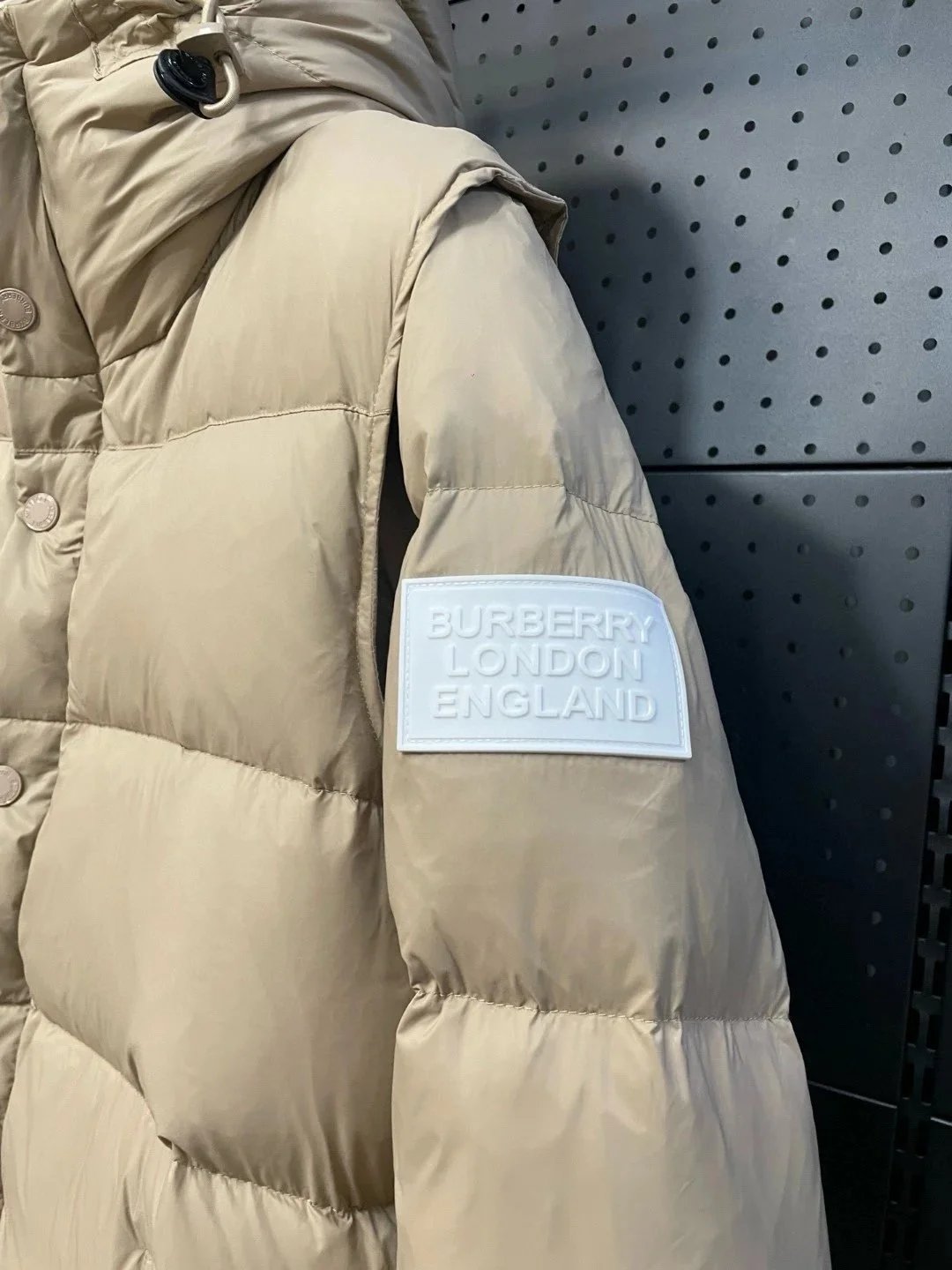 BUERRY巴宝莉冬季新款可拆式衣袖连帽羽绒服外套 6