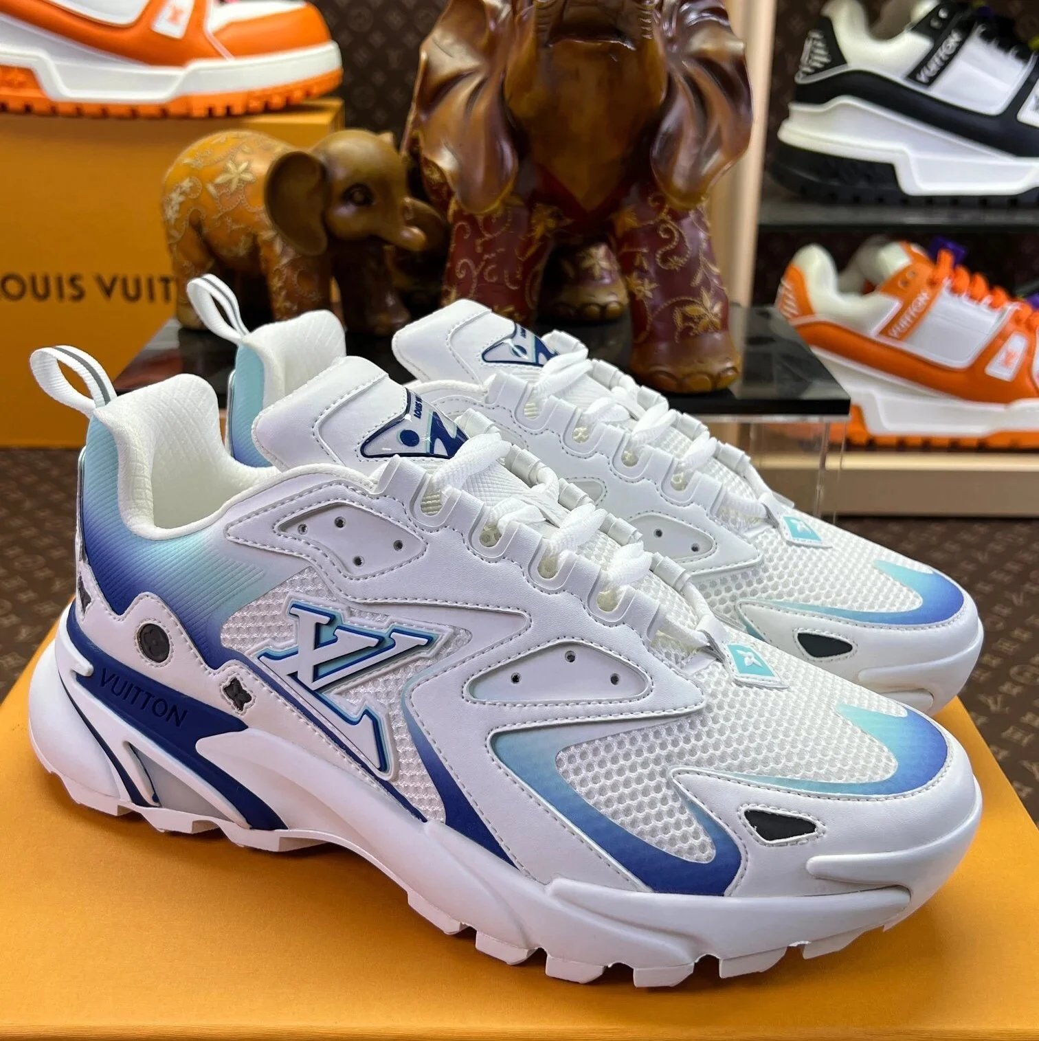 Louis Vuitton Sneakers High-Top Chunky Mesh — White and blue