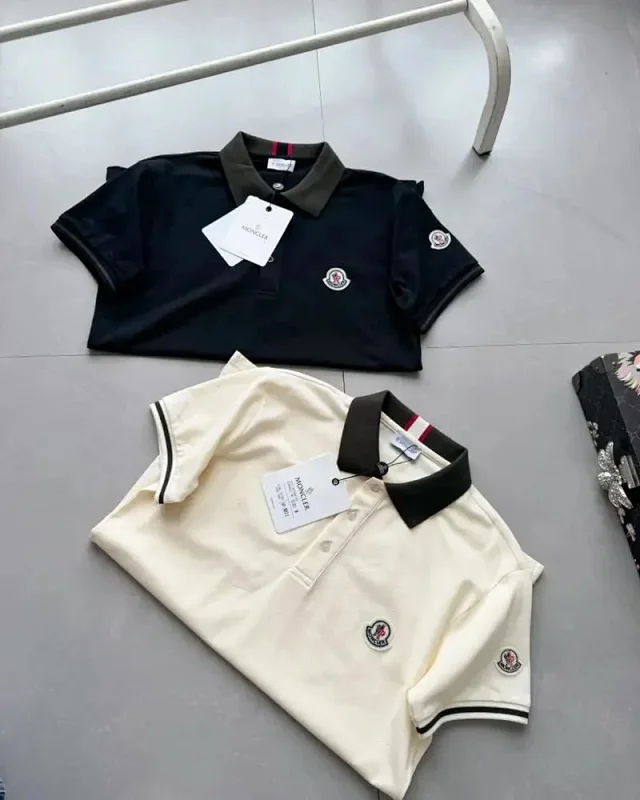 Moncler Shirts Short-Sleeve Polo Shirt with Contrast Collar and Logo Patches product detail image 2