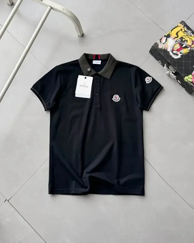 Moncler Shirts Short-Sleeve Polo Shirt with Contrast Collar and Logo Patches product detail image 10