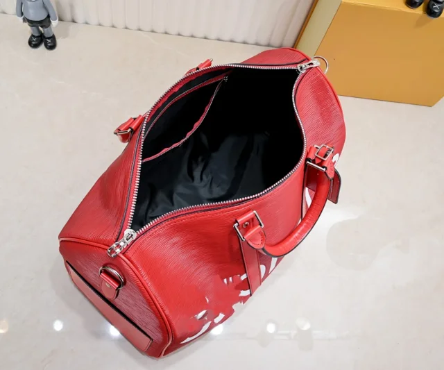 Supreme Travel Bags Logo Cylindrical Duffel Bag product detail image 4