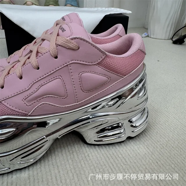 Raf Simons Sneakers Low-Top with Metallic Sculpted Sole product detail image 18