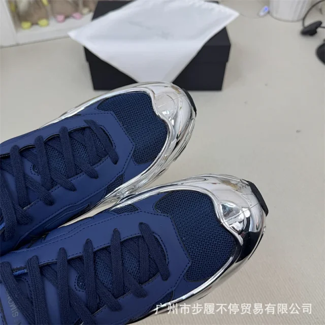Raf Simons Sneakers Low-Top with Metallic Sculpted Sole product detail image 25