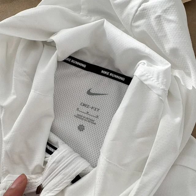 Nike Jackets Hooded lightweight windbreaker product detail image 32
