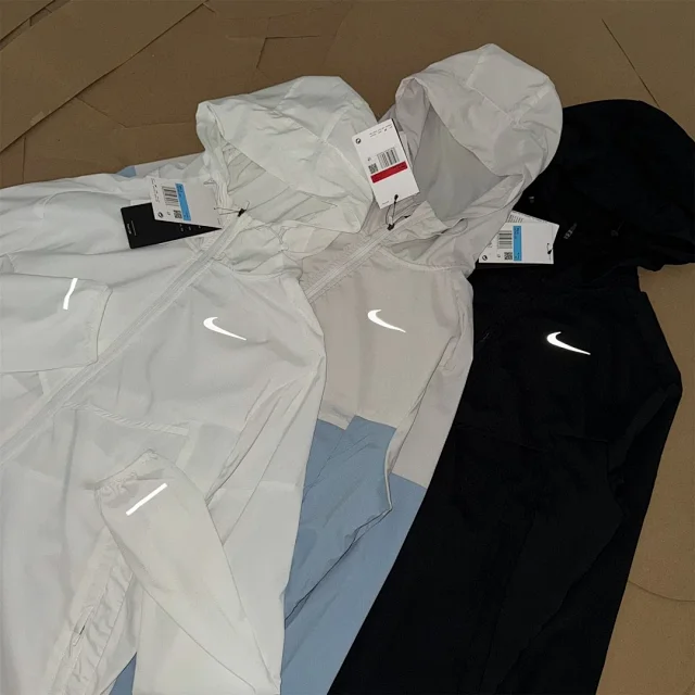 Nike Jackets Hooded lightweight windbreaker product detail image 15