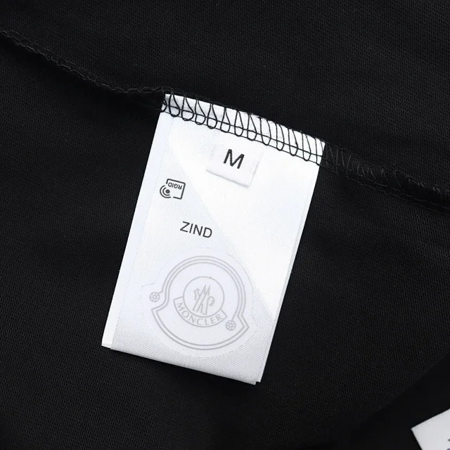 Moncler T-Shirts Logo-Print Crewneck T-Shirt product detail image 20
