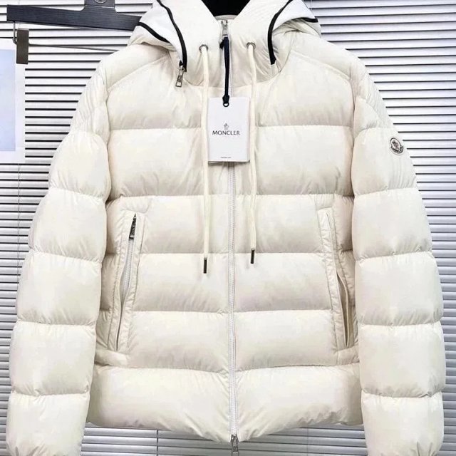 Burberry down jacket: seller detail photo 11