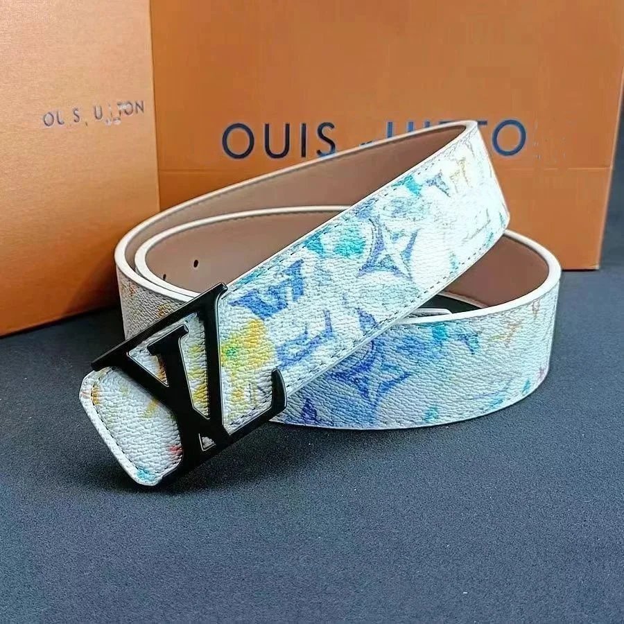 White Graffiti Black Buckle [Complimentary Punch]