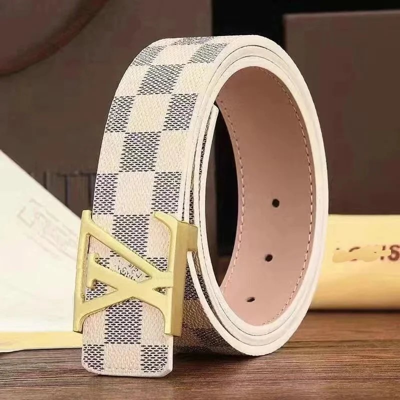 White checkered gold buckle [complimentary hole punch]