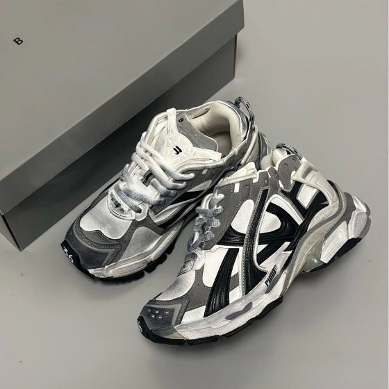 Balenciaga Runner