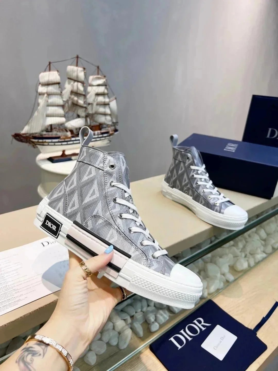 Dior B23 Sneakers photo 4
