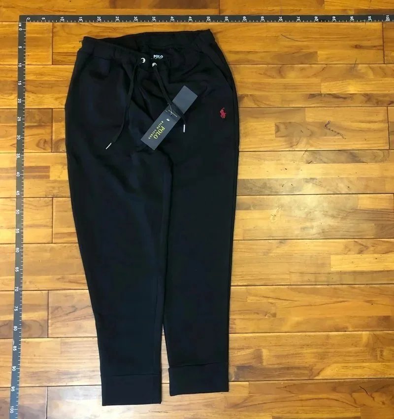 黑色红标裤子
