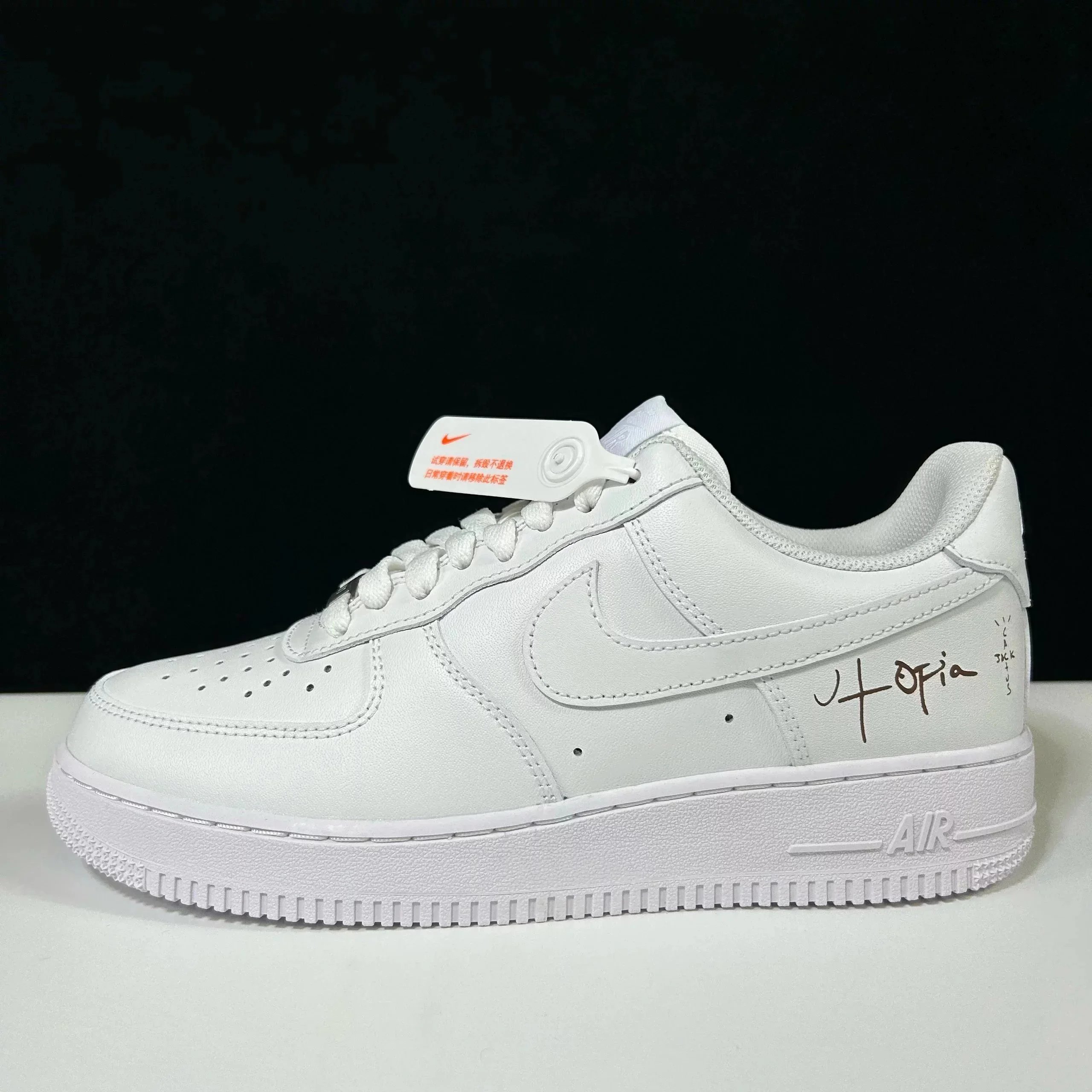 travis scott af1 white