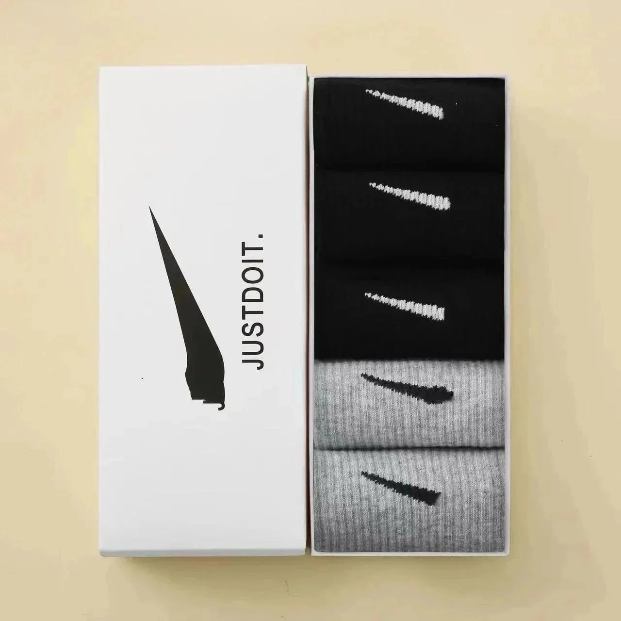 涤棉盒装三黑二灰