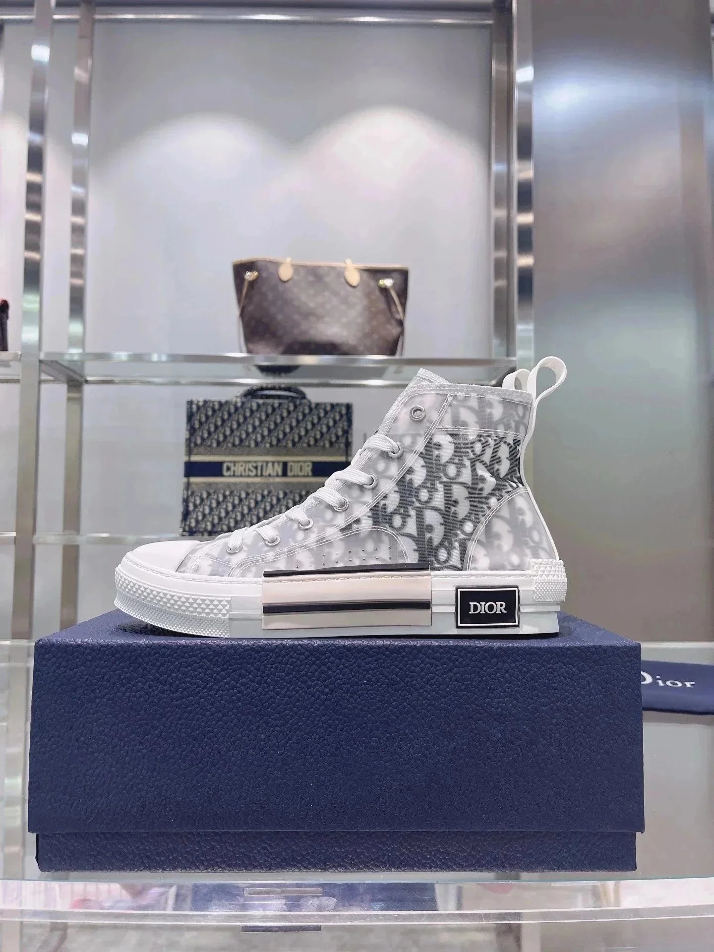 Dior B23 Sneakers photo 2