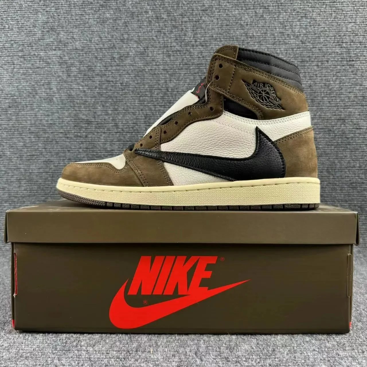 Jordan 1 Retro High OG SP Travis Scott Mocha CD4487-100