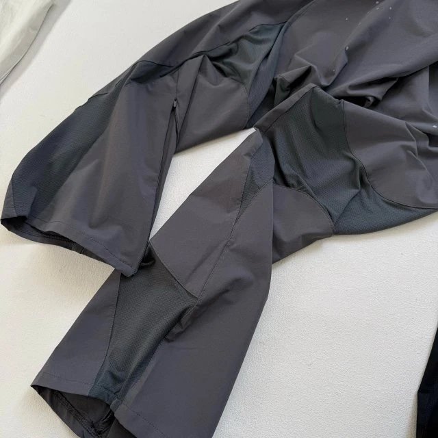 Design Technical Pants Gray Multi-Tone Windbreaker-Style Pants - 37