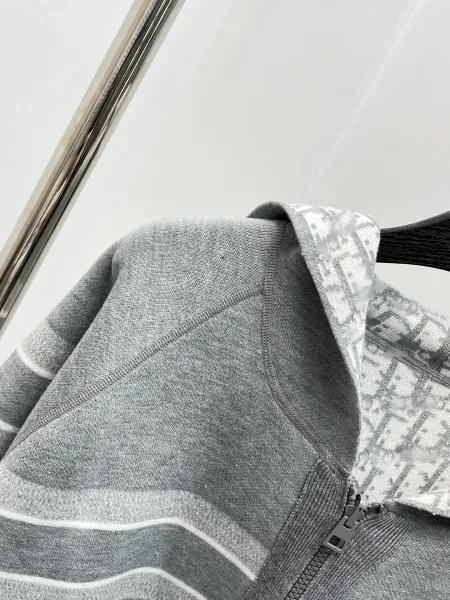 Design Zip-Up Hoodie with Striped Pattern and Printed Lining Gray Hoodie - 12