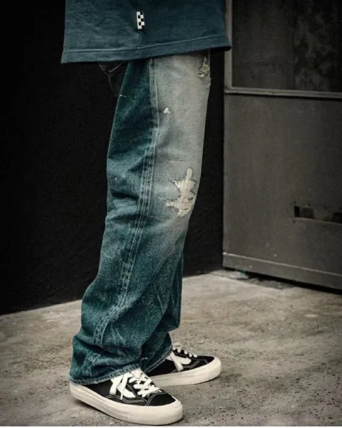 Design Paint-Splatter Washed Denim Jeans - 42