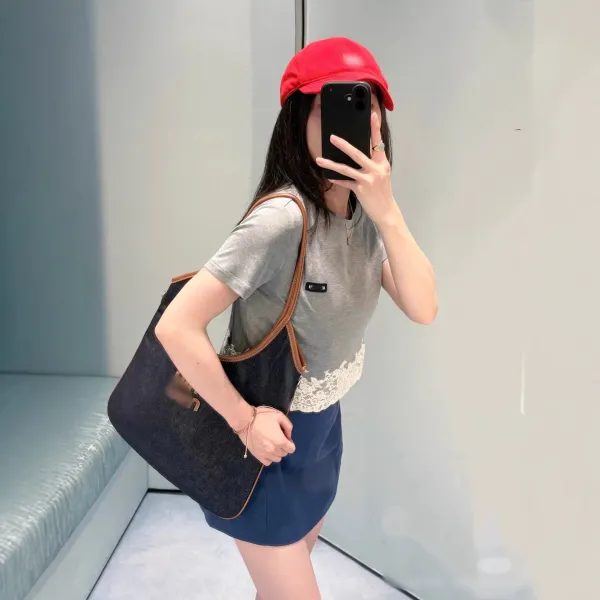 Design Lace-Trimmed Cropped T-Shirt and Shorts Set Gray - 5
