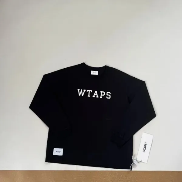 Design WTAPS Logo Long Sleeve Tee Black / White T-Shirts - 18