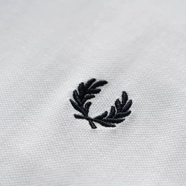 Fred Perry T-Shirt with Laurel Wreath Logo in Charcoal Gray - 21
