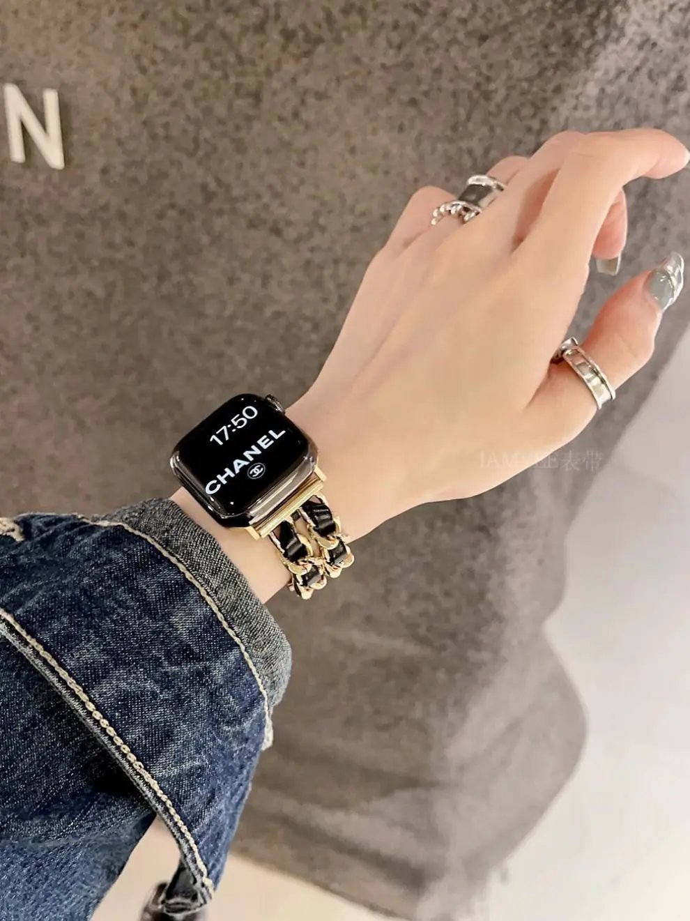 Apple Watch with Rose Gold Metal Link Bracelet Smartwatch - 9