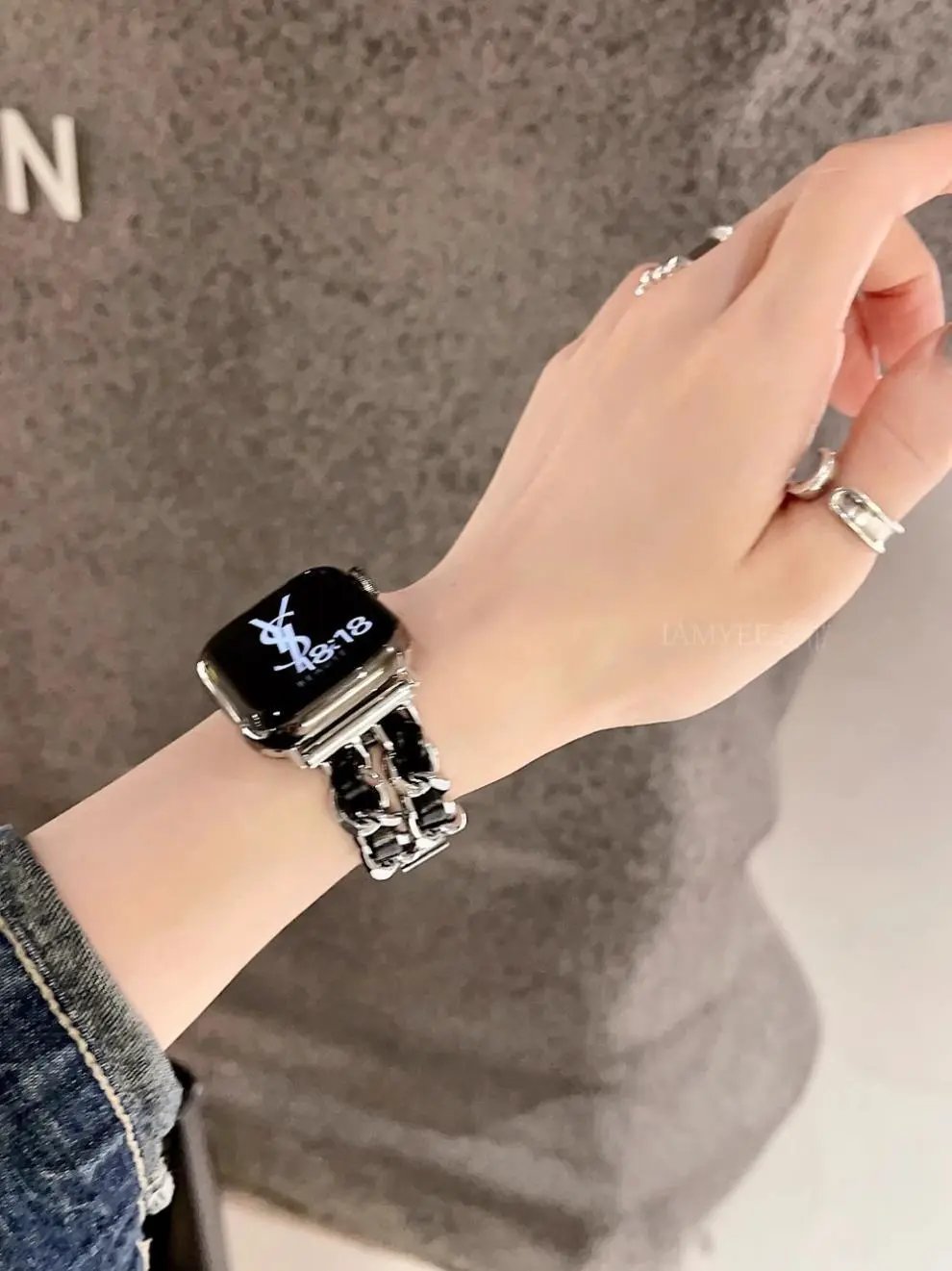 Apple Watch with Rose Gold Metal Link Bracelet Smartwatch - 18