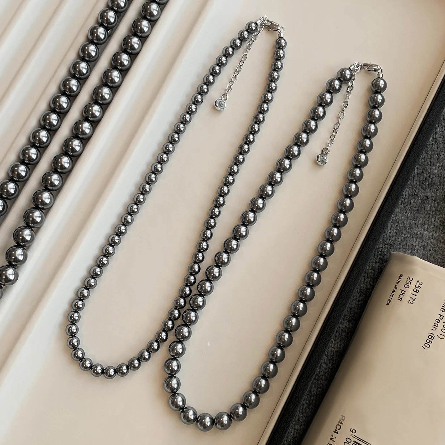 Made By Heart Pearl Necklace Gray Lustrous Classic