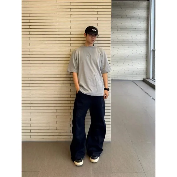 Oakley Logo Embroidered Gray T-Shirt and Black Baseball Cap - 11