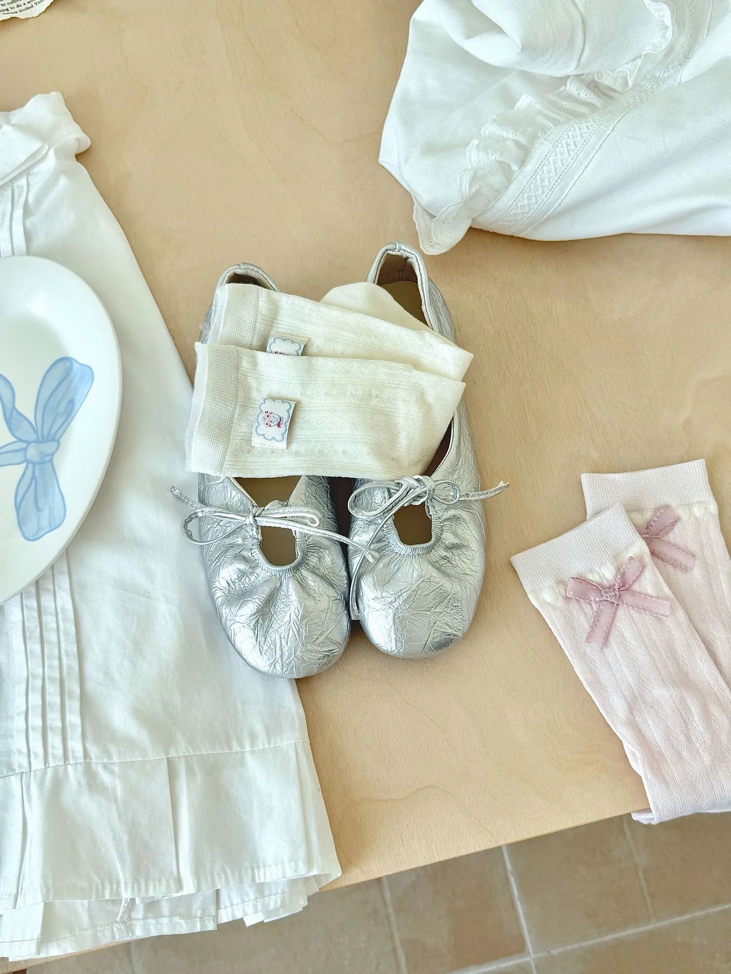 Design Embroidered Cloud Patch Cream Socks - 21