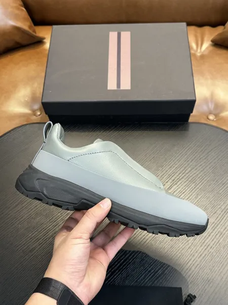 Design Slip-On Chunky Sneakers Gray / White - 11