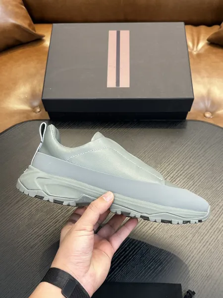 Design Slip-On Chunky Sneakers Gray / White - 13