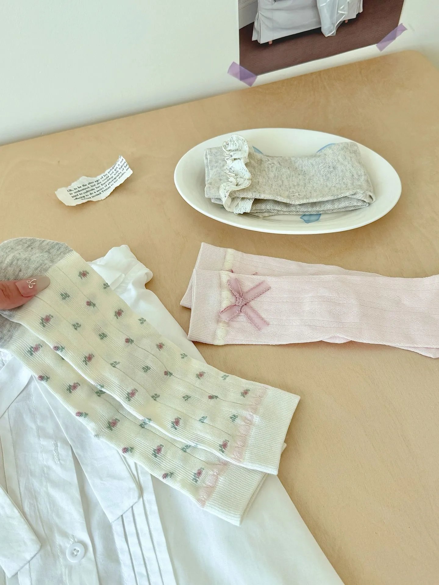 Design Embroidered Cloud Patch Cream Socks - 20