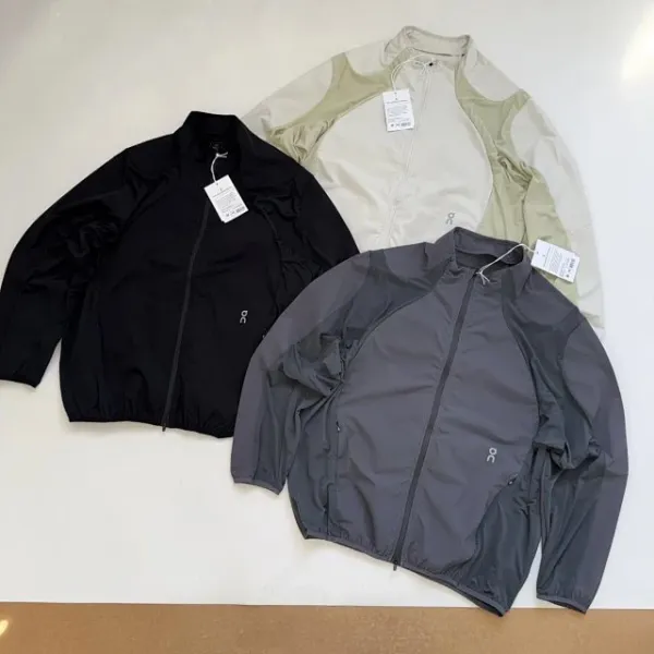 On Running Windbreaker Light Beige Windbreaker Outerwear.windbreaker - 23