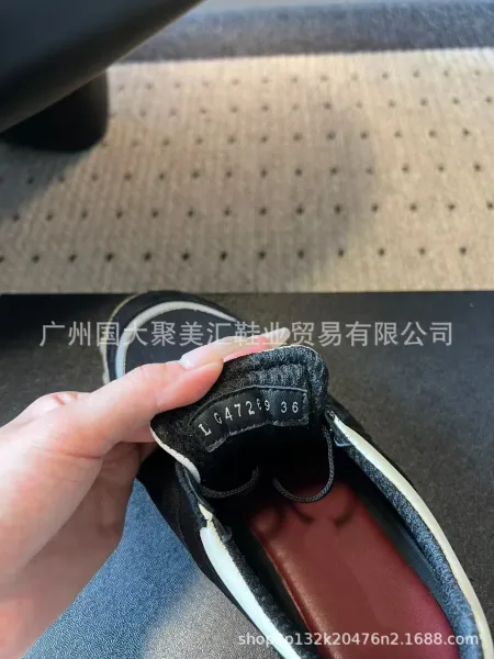 Chanel Runway Sneakers White Navy Beige Sneakers - 21