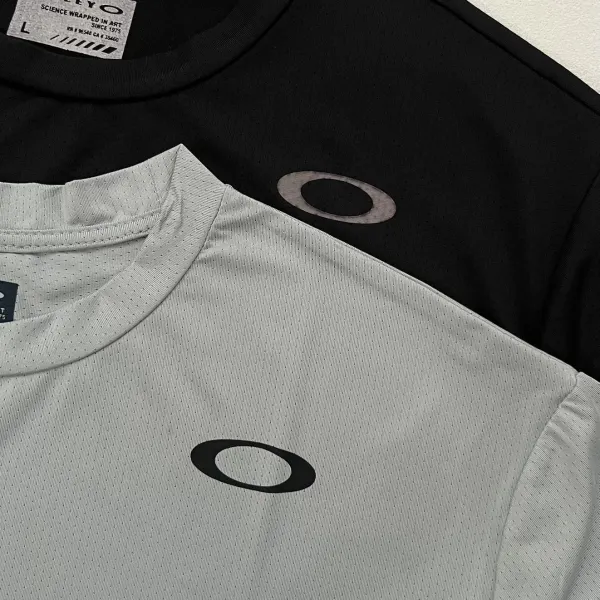 Oakley Performance T-Shirt Black and Gray - 17