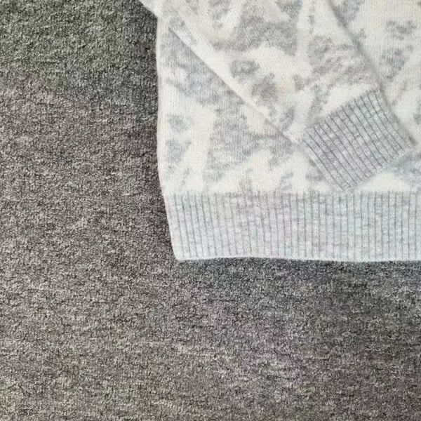 Design Abstract Print Crewneck Sweater Gray - 6