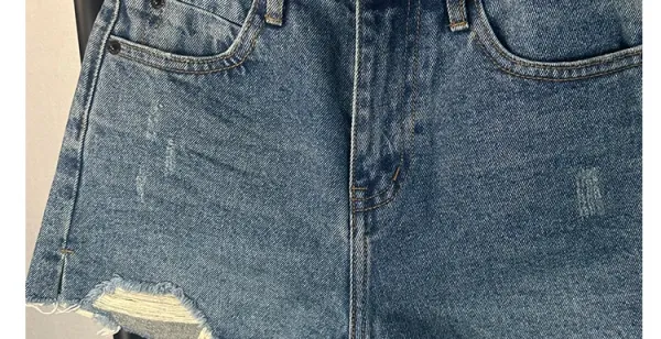 Design Distressed High-Waisted Frayed Hem Denim Shorts - 12
