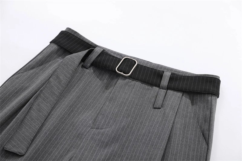 Design Cropped T-Shirt Beige + Pleated Wide-Leg Pants Gray with Belt - 19