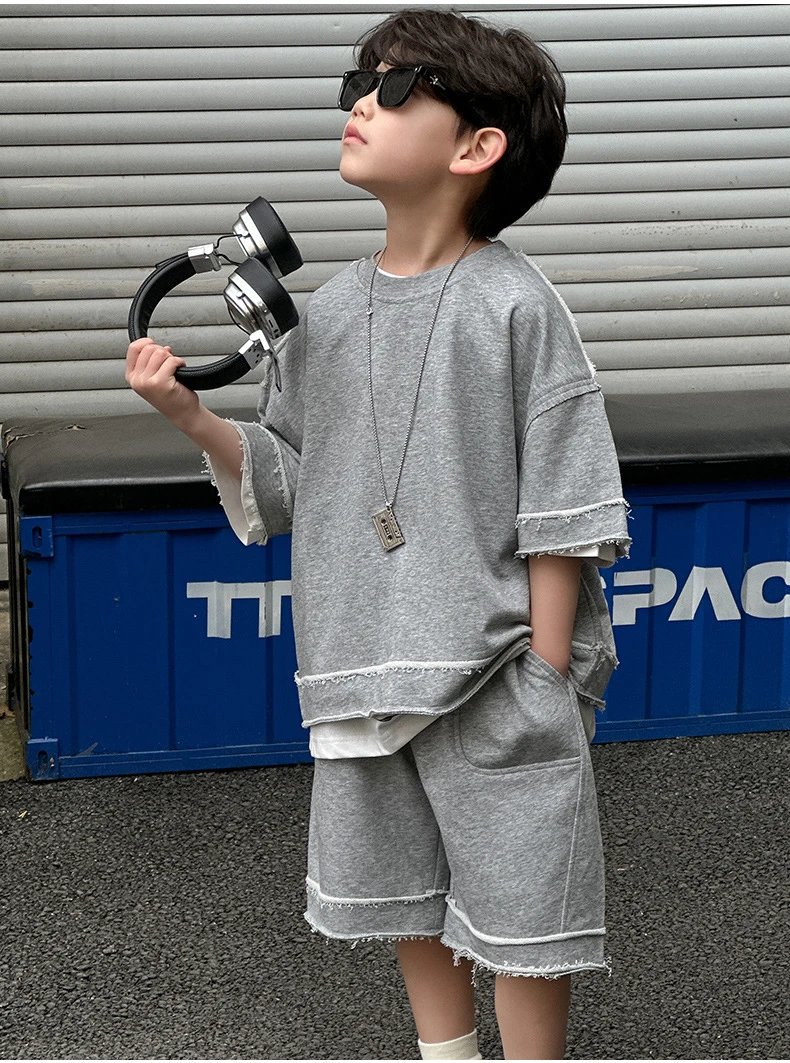 Design Oversized Frayed Hem Gray Set with Cassette Necklace and Chunky Sneakers Casual Set - 11