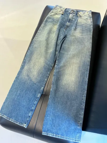 Design Wide-Leg Distressed Wash Jeans - 7