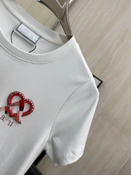 AMI Paris Heart Embroidered White T-Shirt - 11